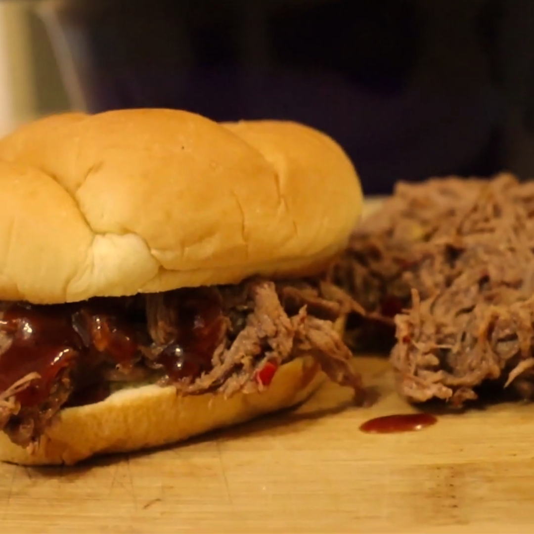 https://www.thehuntingpage.com/wp-content/uploads/2017/05/Pulled-BBQ-Bear-Sandwhich.png