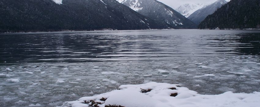 Chilliwack_Lake_-_Winter Photo by Jonhall - Wikimedia Commons