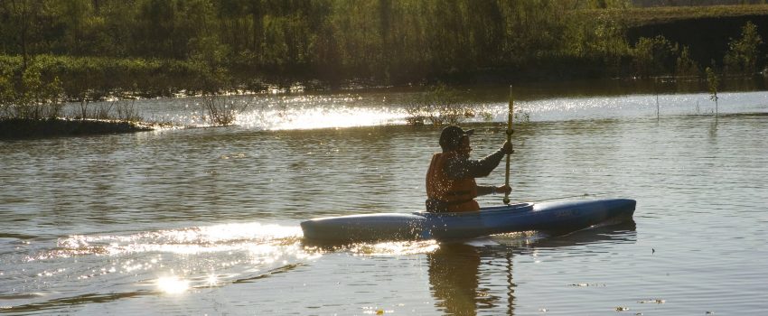 Man_paddling_kayak_on_Big_Muddy_River Photo by Steve Hillebrand Courtesy of USFWS